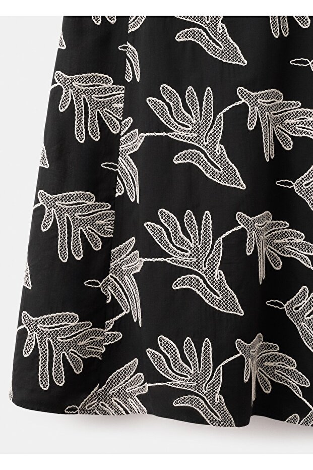 Çiçek işlemeli elbise - 8