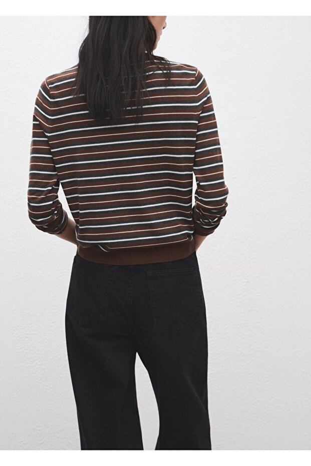 Çizgili triko kazak - 4