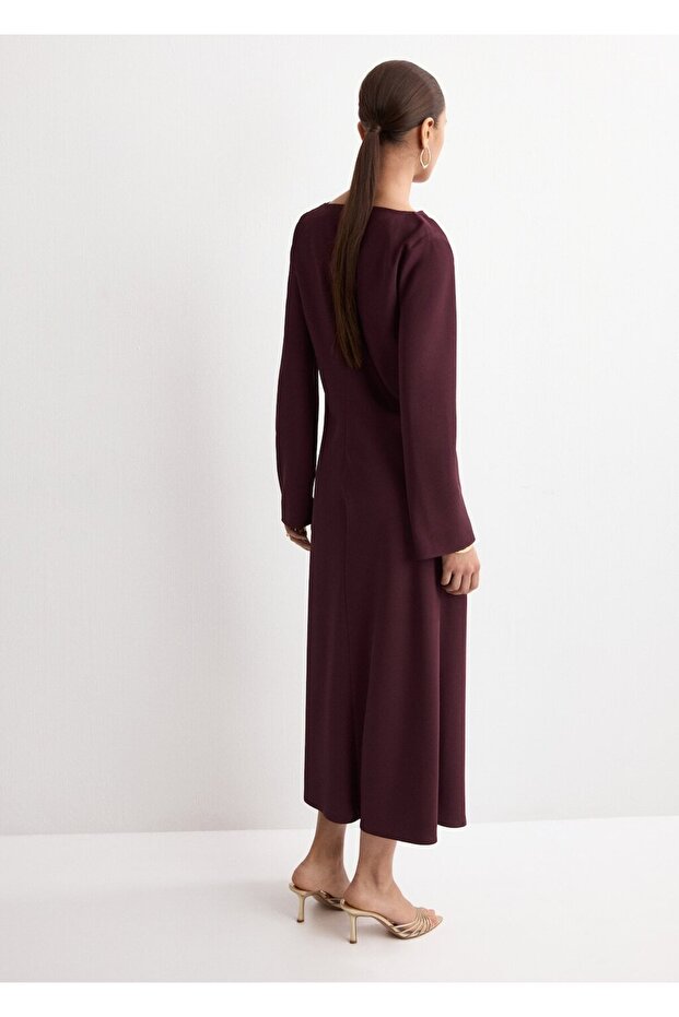 Yakası drapeli elbise - 4