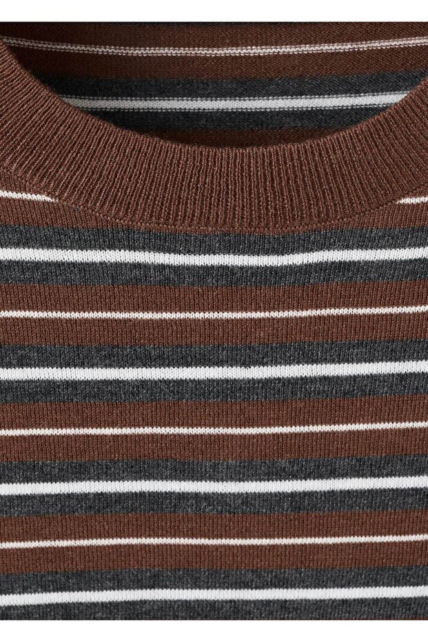 Çizgili triko kazak - 5