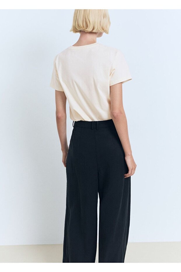 Çiçekli kroşe işlemeli tişört - 4