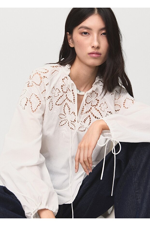 Bağ detaylı işlemeli bluz - 7