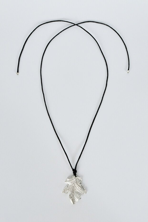 قلادة من أوراق الشجر الفضية - 2