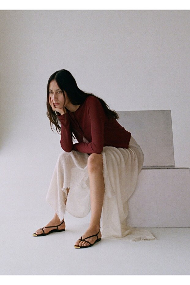 Kontrast uçlu bantlı deri sandalet - 2