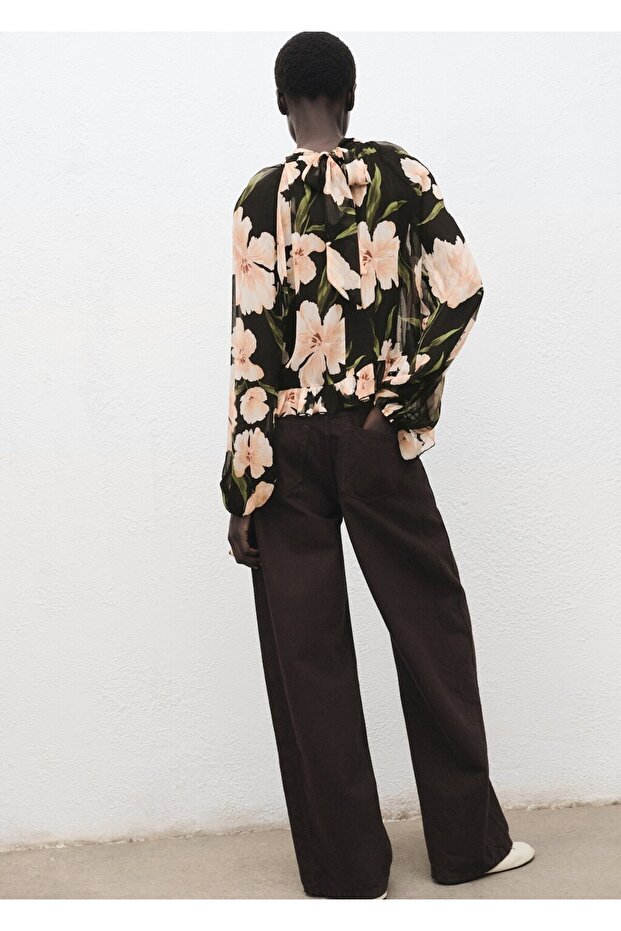 Yarı transparan çiçekli bluz - 4