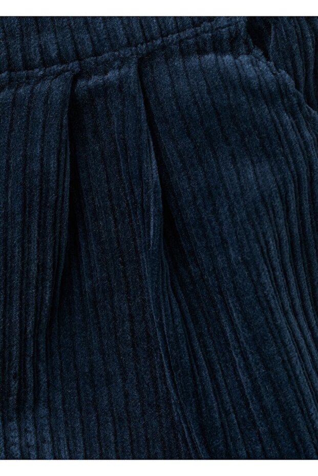 Düğmeli kadife şort - 5