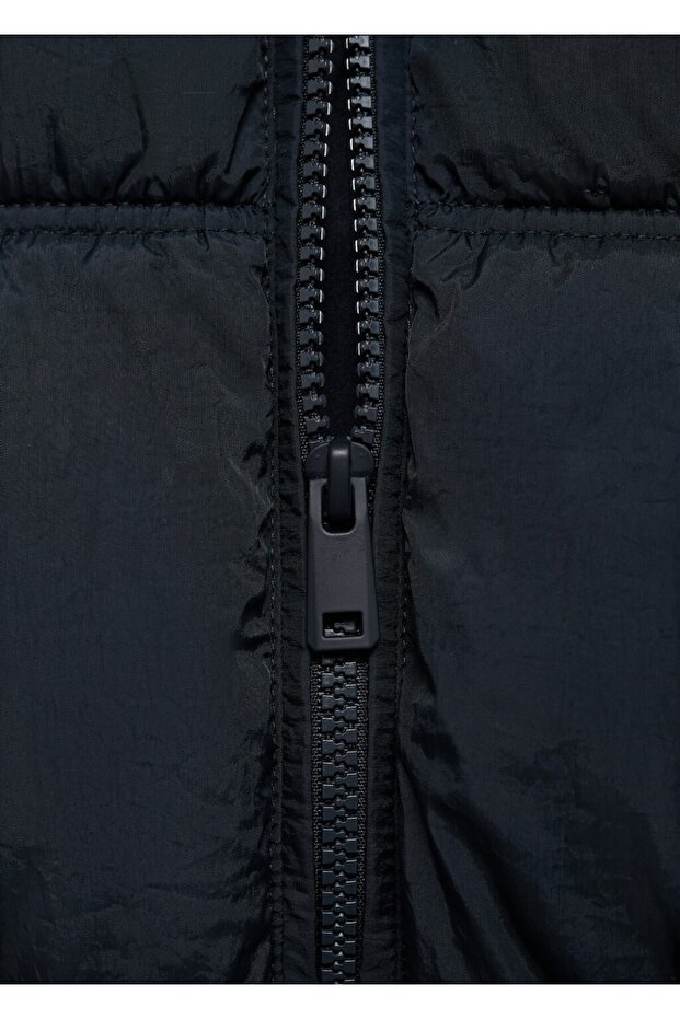 Kapüşonlu kapitone yelek - 4