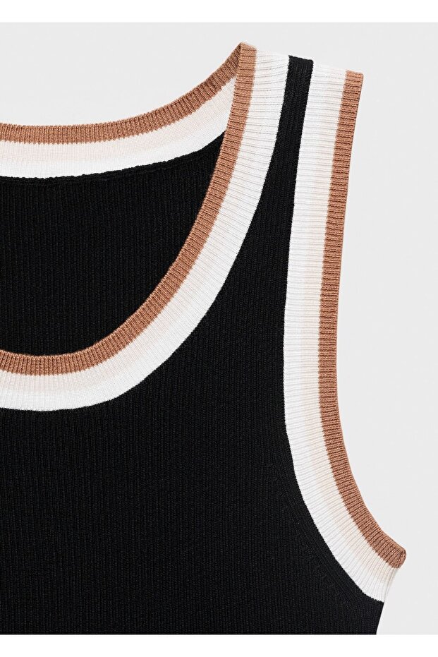 Strickbluse mit Kontrastdetails - 7