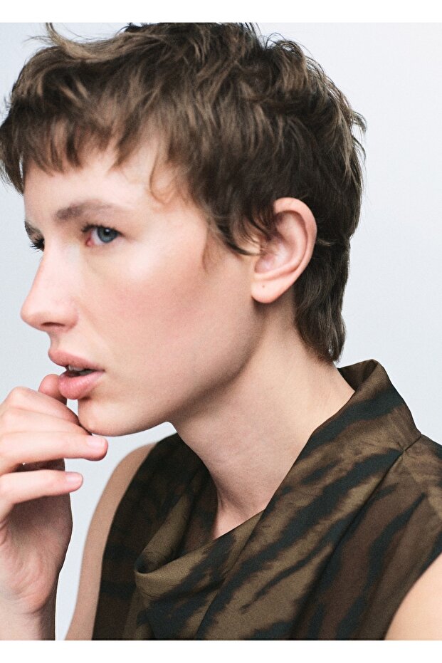 Hayvan desenli drape yaka bluz - 6