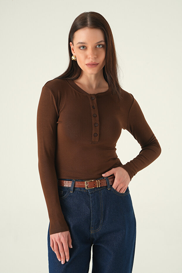 8276A بادي بني اللون مع أزرار أمامية - 3