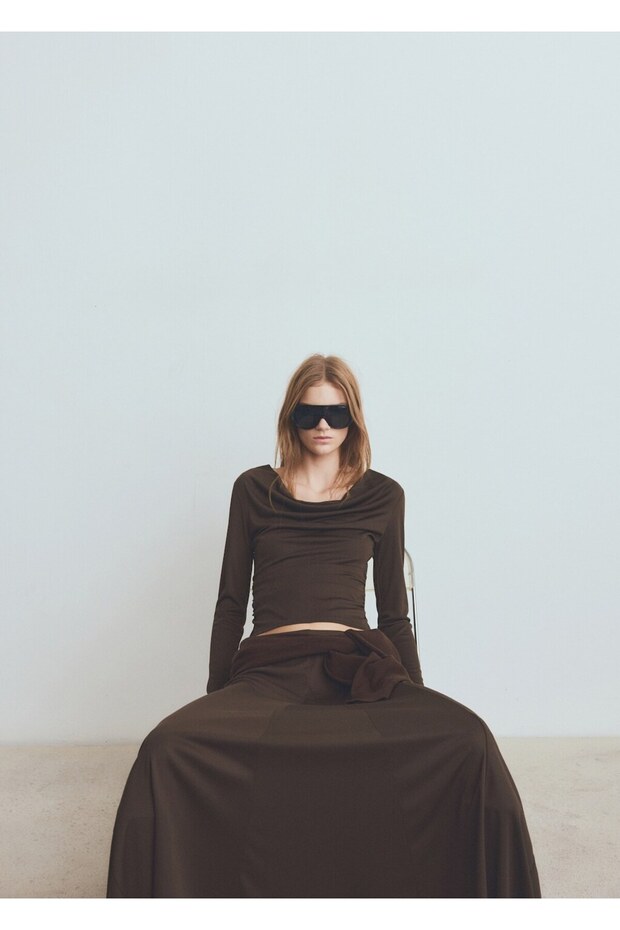 Drape yaka slim fit tişört - 7