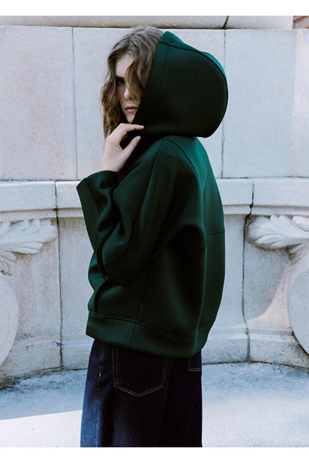 Geniş kesimli kapüşonlu - 4