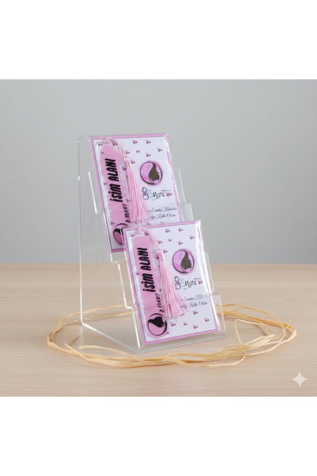 10 PIECES OF 8 MARTS WORLD WOMEN'S DAY GIFT CARD PLEXY DETAIL