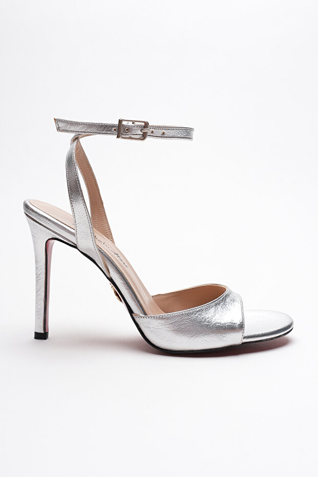 Women's Thin Band Back Helmet Heeled Shoes Livora Silver Sultan