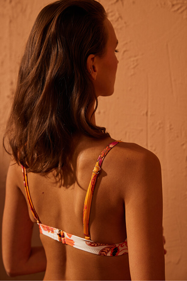 Alika Desenli Üçgen Fit Bikini Üstü - 4