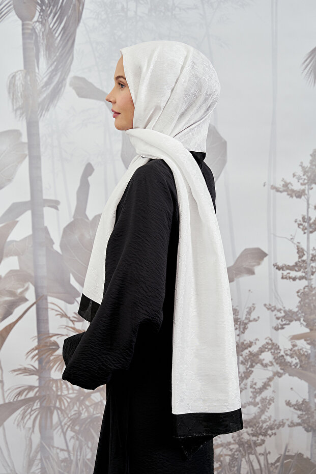 شال منقوش بنمط مونوغرام سلسلة 3042 - أبيض فاتح - 2