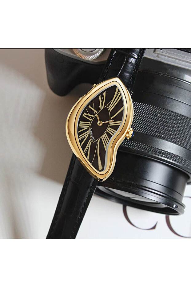 ساعة أورينت سي بتصميم سريالي - 3