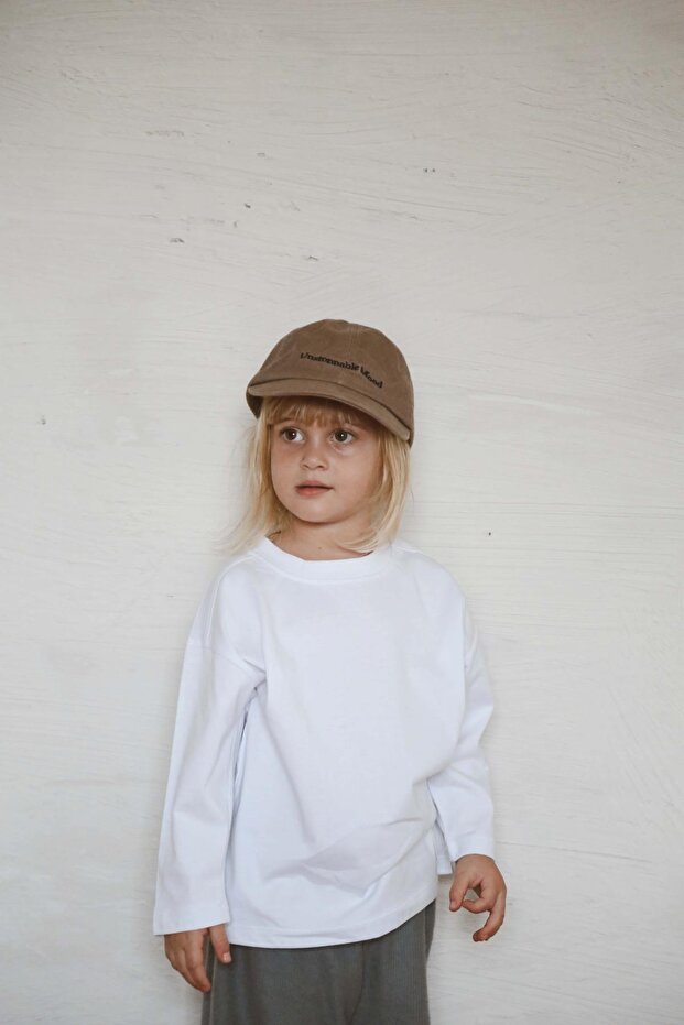 تي شيرت أبيض أساسي بأكمام طويلة - 4