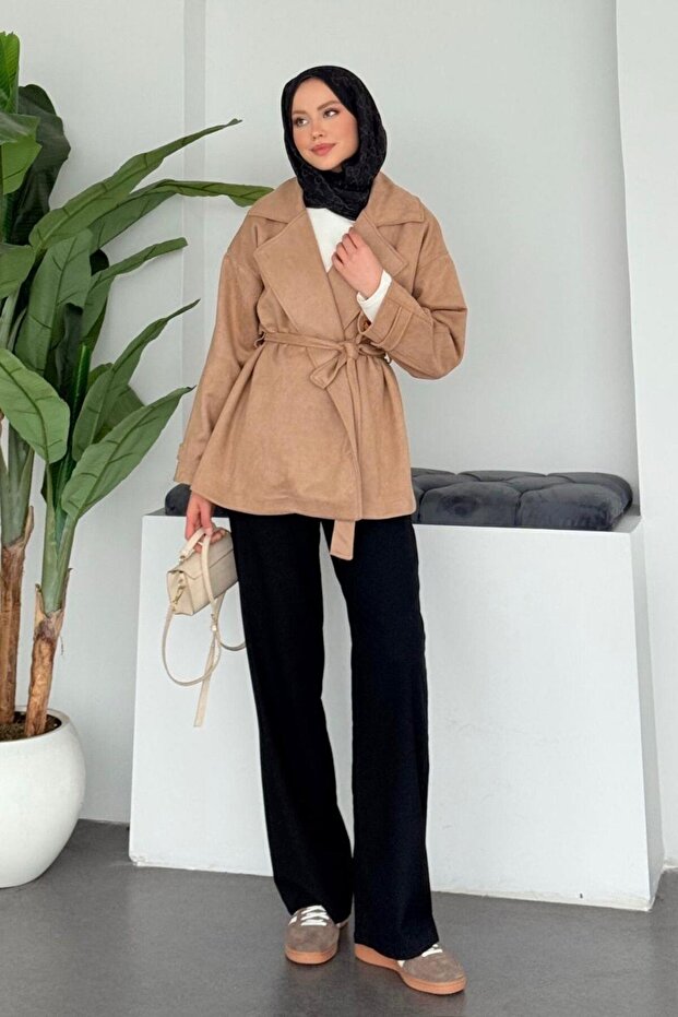 سترة ديزي من جلد الغزال بلون الجمل - 2