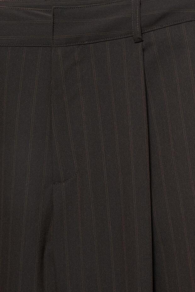 Çizgili pensli barrel pantolon - 7