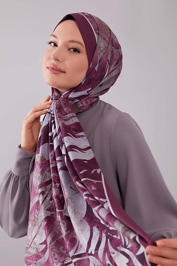 Purple Geometric Pattern Moos Chrep Shawl