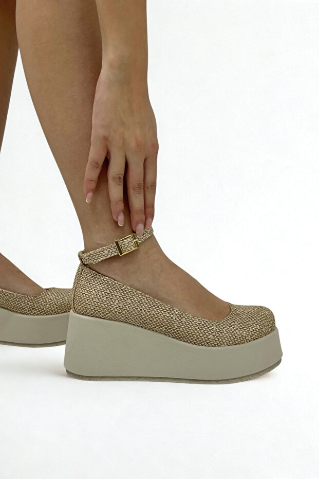 Beige Straw Print Wedge Heel Shoes (V4211)