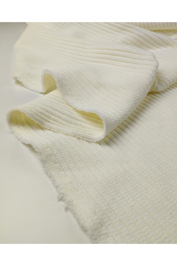 Ribbed Knit Knitted Pieces in Cream Color (Width 140 cm X Length 180 cm)