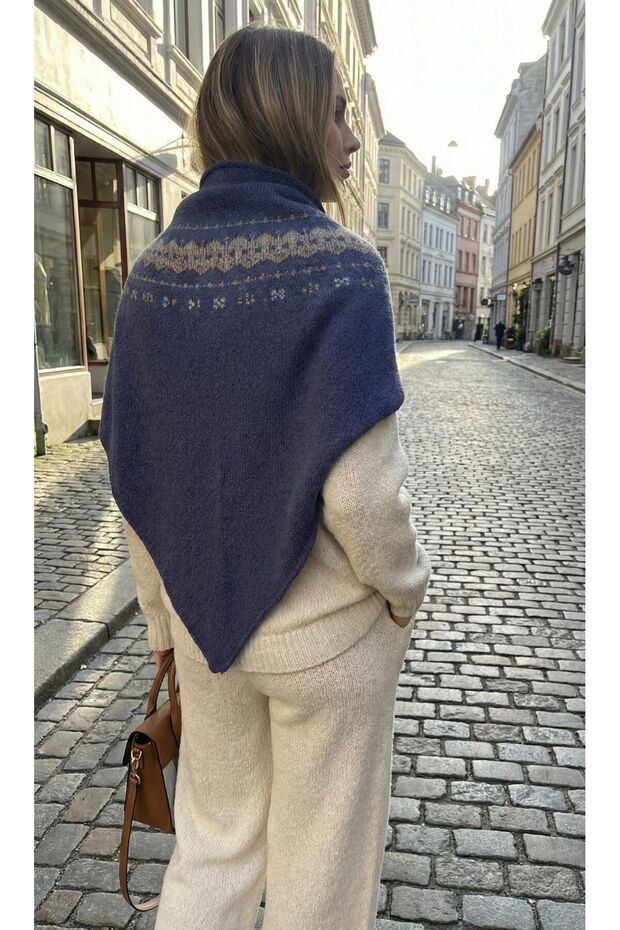 Triangle Healy Scarf - 2