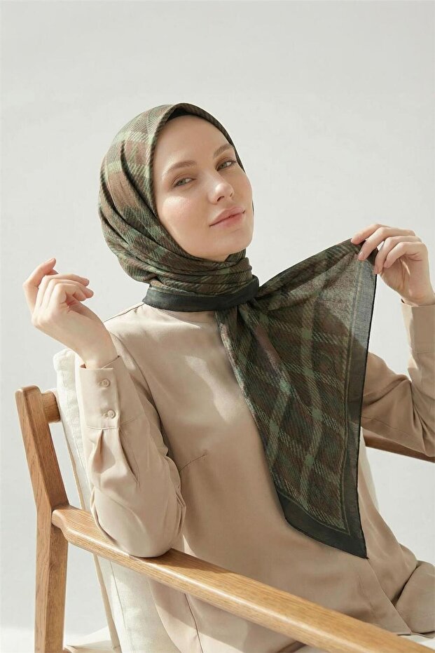 وشاح فيسكوز فيلورا منقوش بنمط أنثراسايت توكي سوتلي مناسب لجميع الفصول 90x90