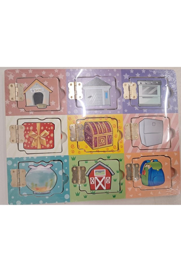 Puzzle din lemn cu uși obiecte