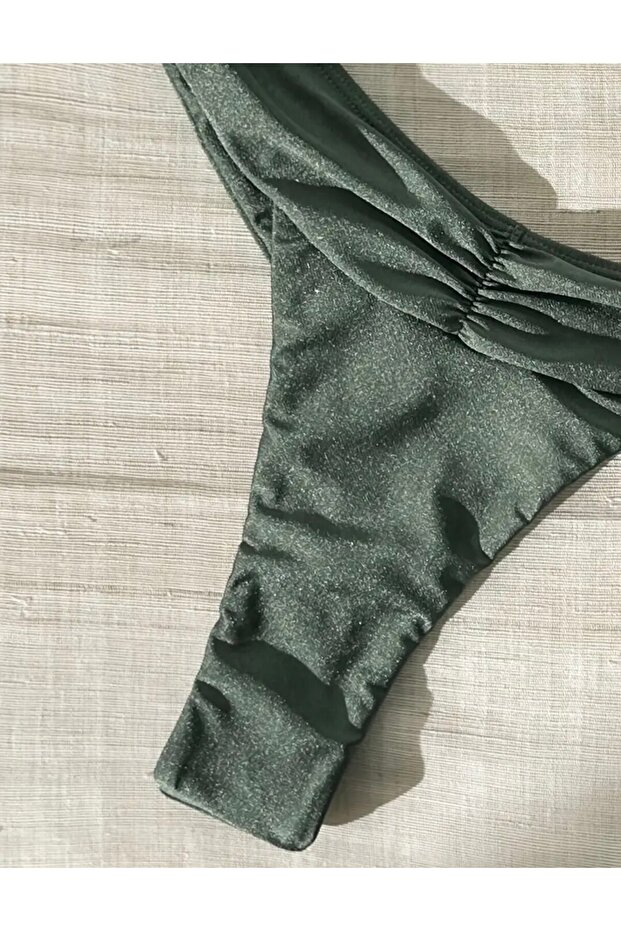 BİKİNİ TAKIMI - 4