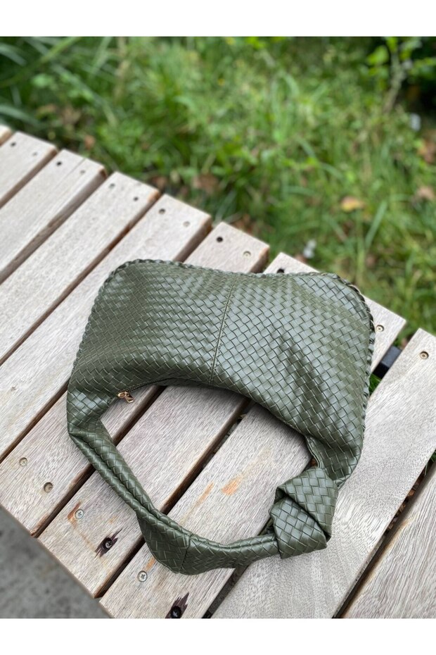 Women's Soft Knitted Shoulder Bag / Khaki