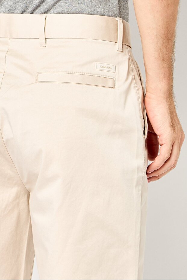 Men Solid Basic Shorts, Beige - 3