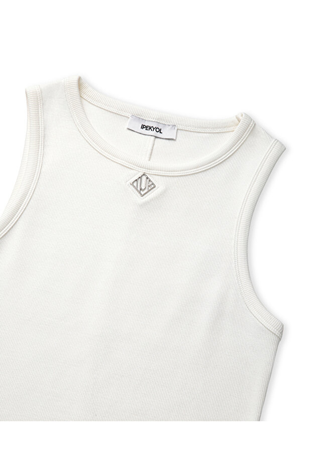 Monogram aksesuarlı tişört - 4