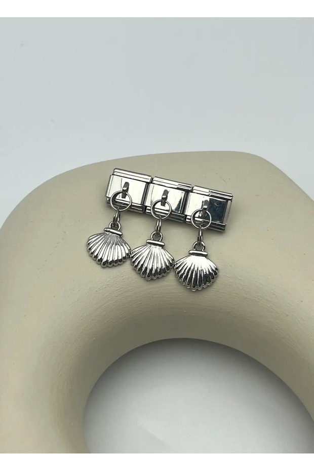 Steel Silver Sea Shell Dangle Nomi Charm - 25Crm101