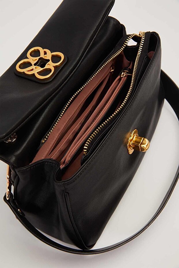 حقيبة كتف بمشبك بنمط أسود - 3