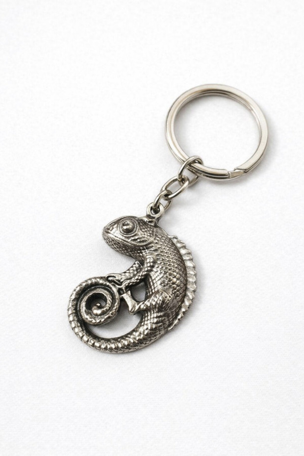 Spiral Chameleon – Antique Silver Color Metal Keychain with Chameleon Figure