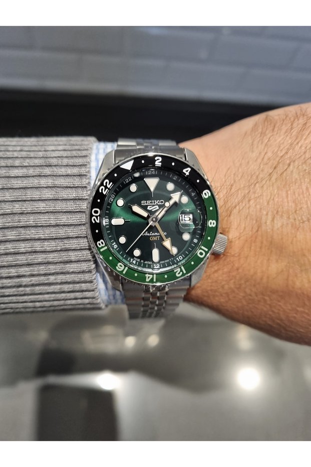Green Dial Japanese Made Gmt Calendar Men's Wristwatch 10 Atm Water Resistant