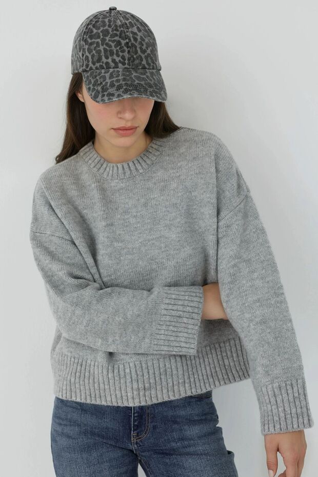 Thick Extra Soft Round Neck Sweater - 4