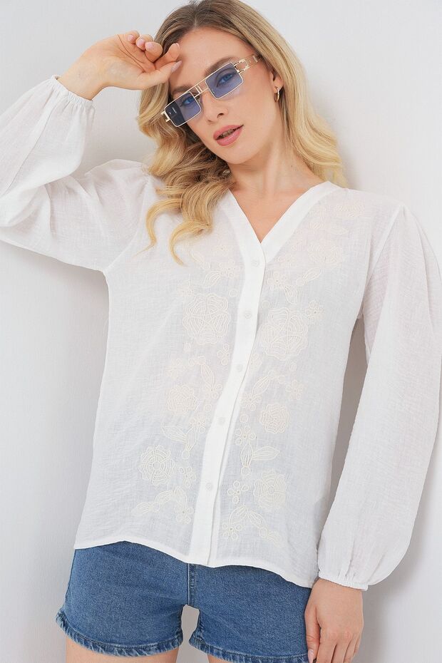 BDART İşlemeli V Yaka Düğmeli Bluz - 3