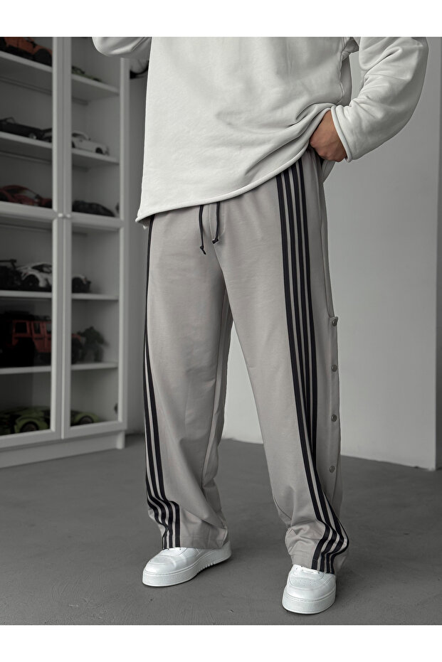 بدلة رياضية بتفاصيل أزرار مخططة باللون الرمادي JJ-103 - 1