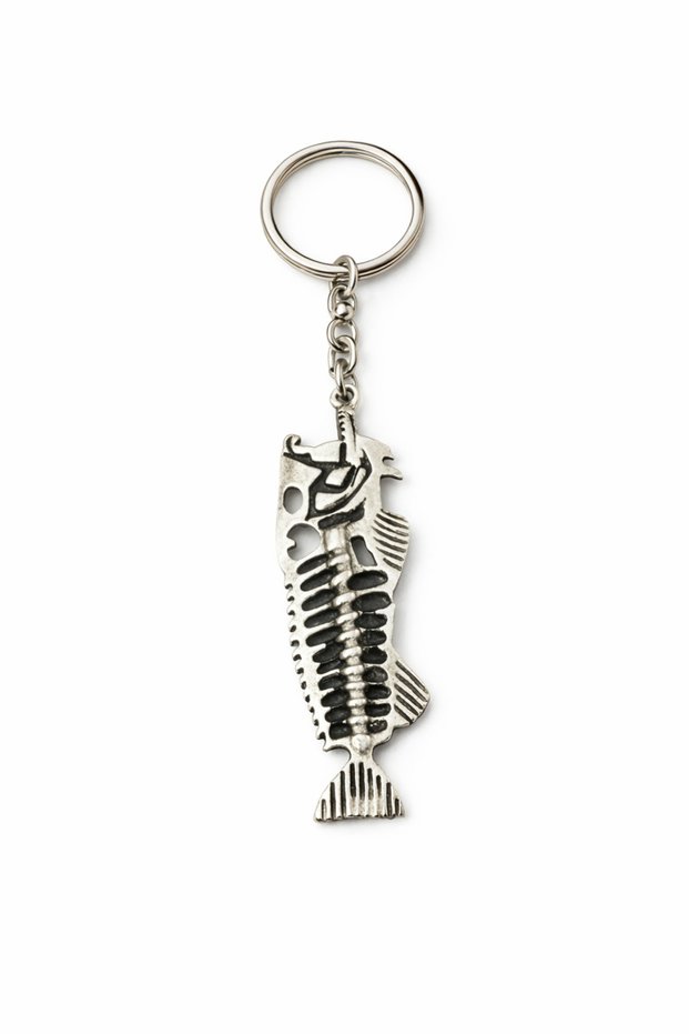 Fishbone Spirit – Silver Color Unisex Metal Keychain with Fishbone Figure