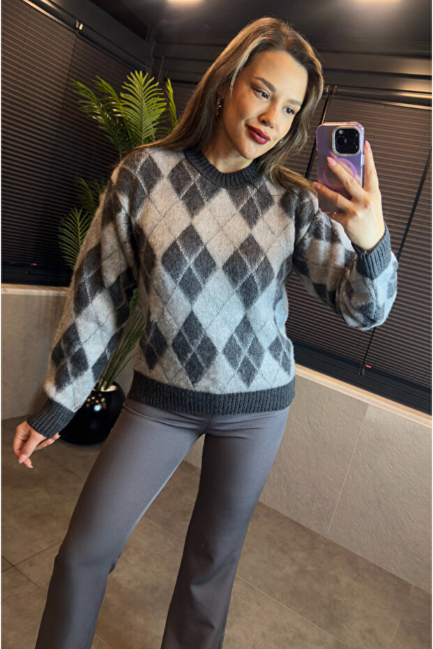 سترة رمادية منقوشة بالألماس - 3