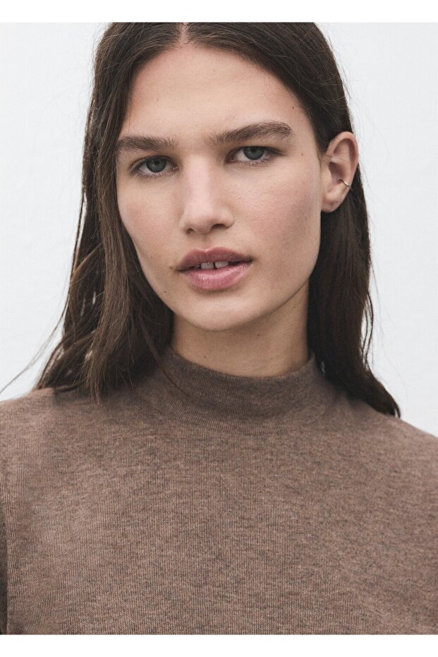 Yüksek yakalı tişört - 6