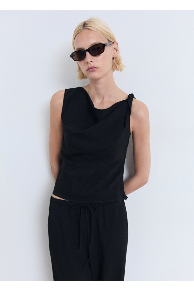 Asimetrik dökümlü askılı bluz - 7