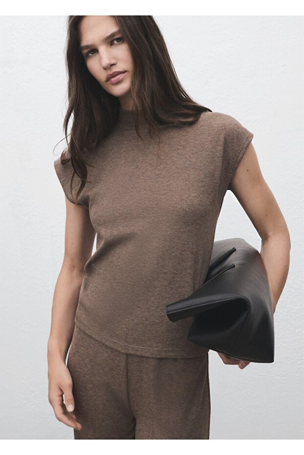 Yüksek yakalı tişört - 1