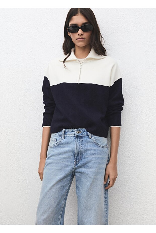 Dik yakalı iki renkli kazak - 1