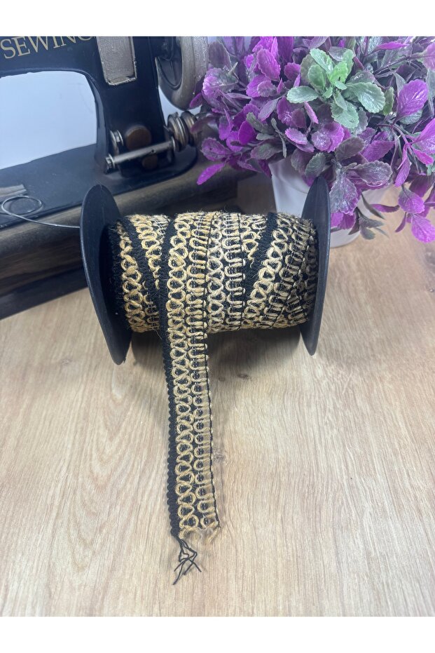 شريط منسوج ذو نسيج مسطح