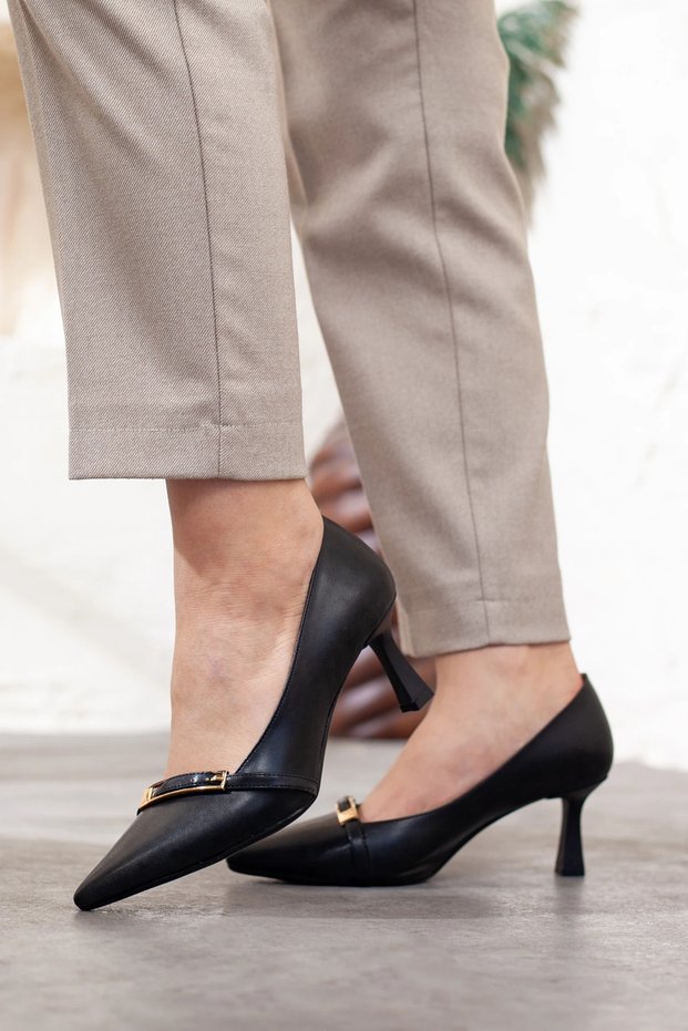 Women's Black Classic Heeled Shoes
