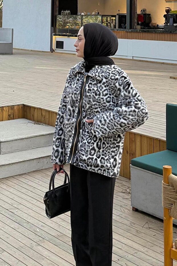 معطف بنمط الفهد باللون الأسود - 2